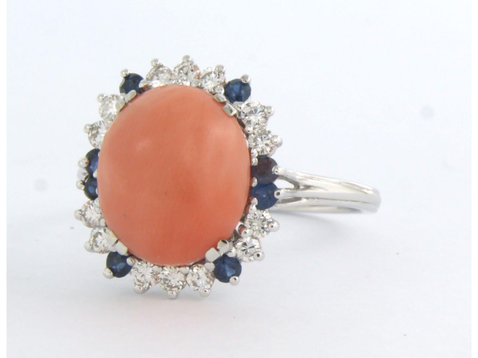 Ring mit Koralle, Saphir und Diamanten im Brillantschliff bis zu 0,40 Karat aus 14 Karat Gold im Angebot 1