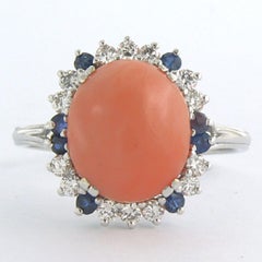 Ring with coral, sapphire and brilliant cut diamonds up to 0.40ct 18k gold