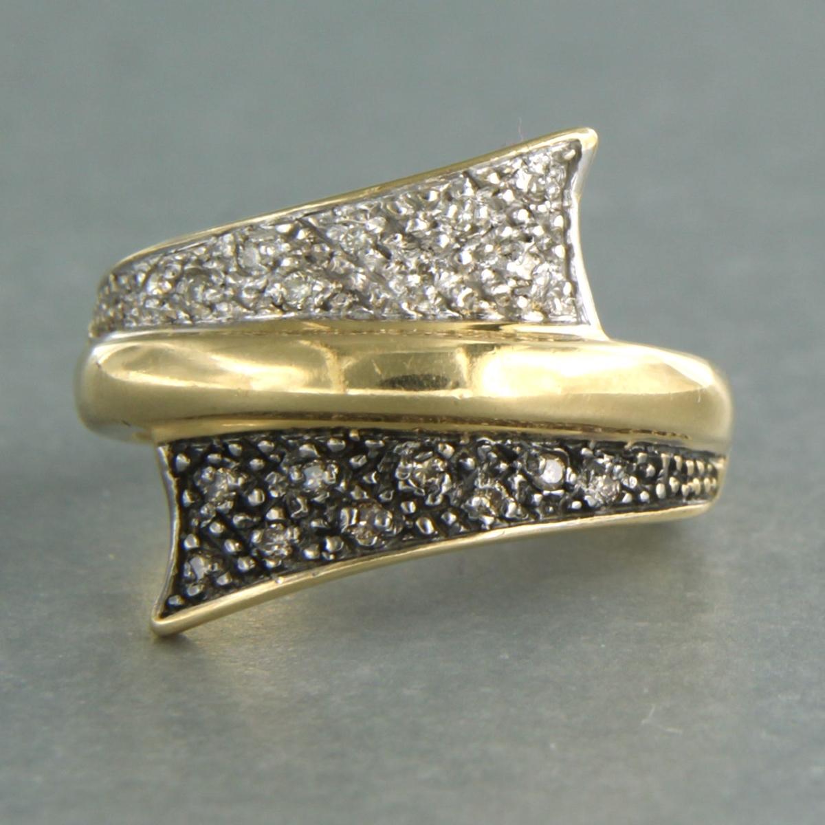 Bague en or jaune 18 carats avec diamant Pour femmes en vente