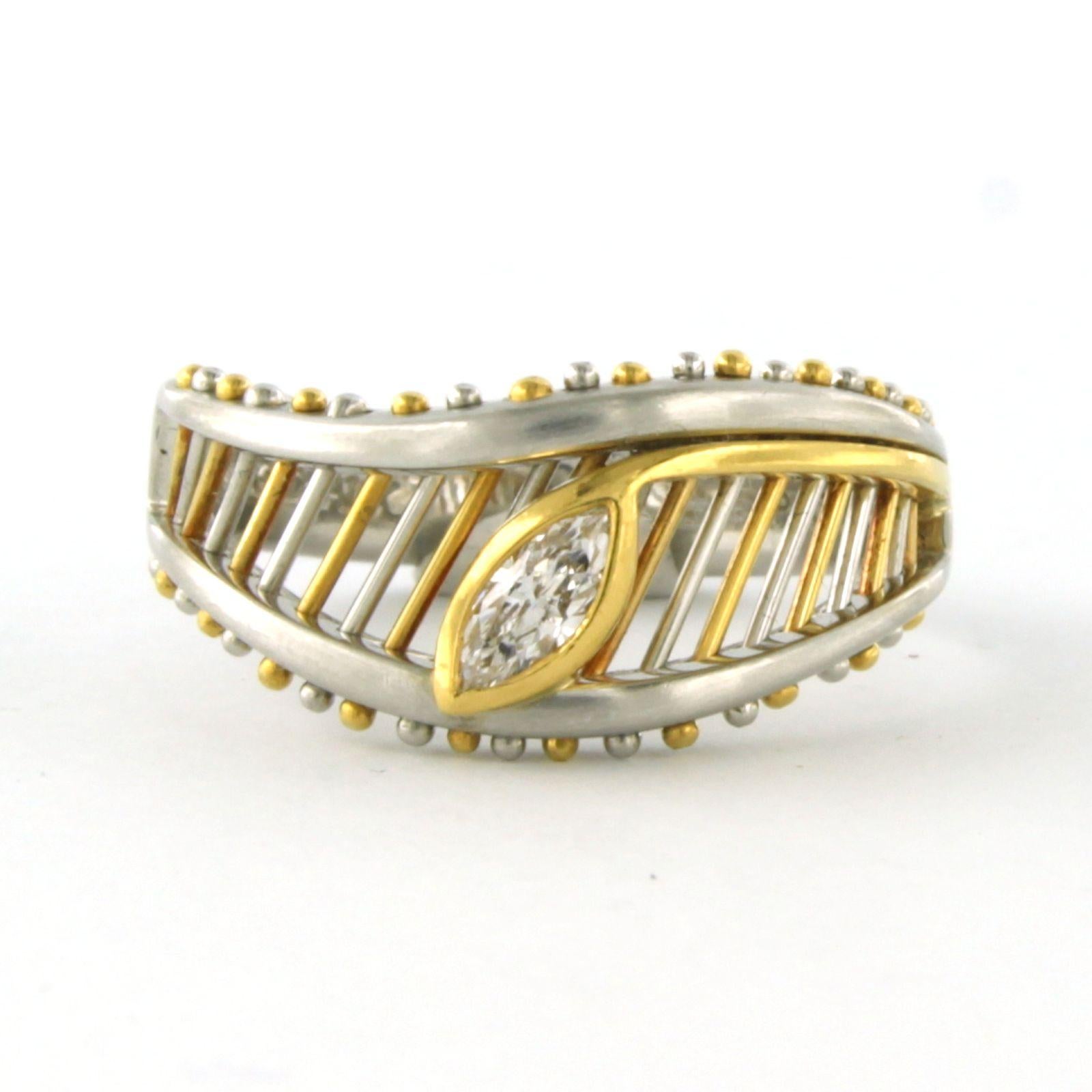 Platin mit 18k Gold Ring mit Marquise geschnittenen Diamanten 0,18 ct F/G US - Ringgröße US. 6.75 - EU. 17.25 (54)

Ausführliche Beschreibung

die Oberseite des Rings ist 10,4 mm breit und 3,8 mm hoch

Ringgröße US 6.75 - EU. 17.25 (54), Ring kann
