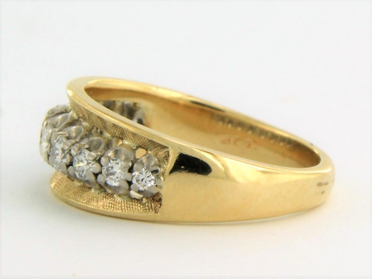 Ring mit Diamanten aus 14 Karat zweifarbigem Gold (Brillantschliff) im Angebot