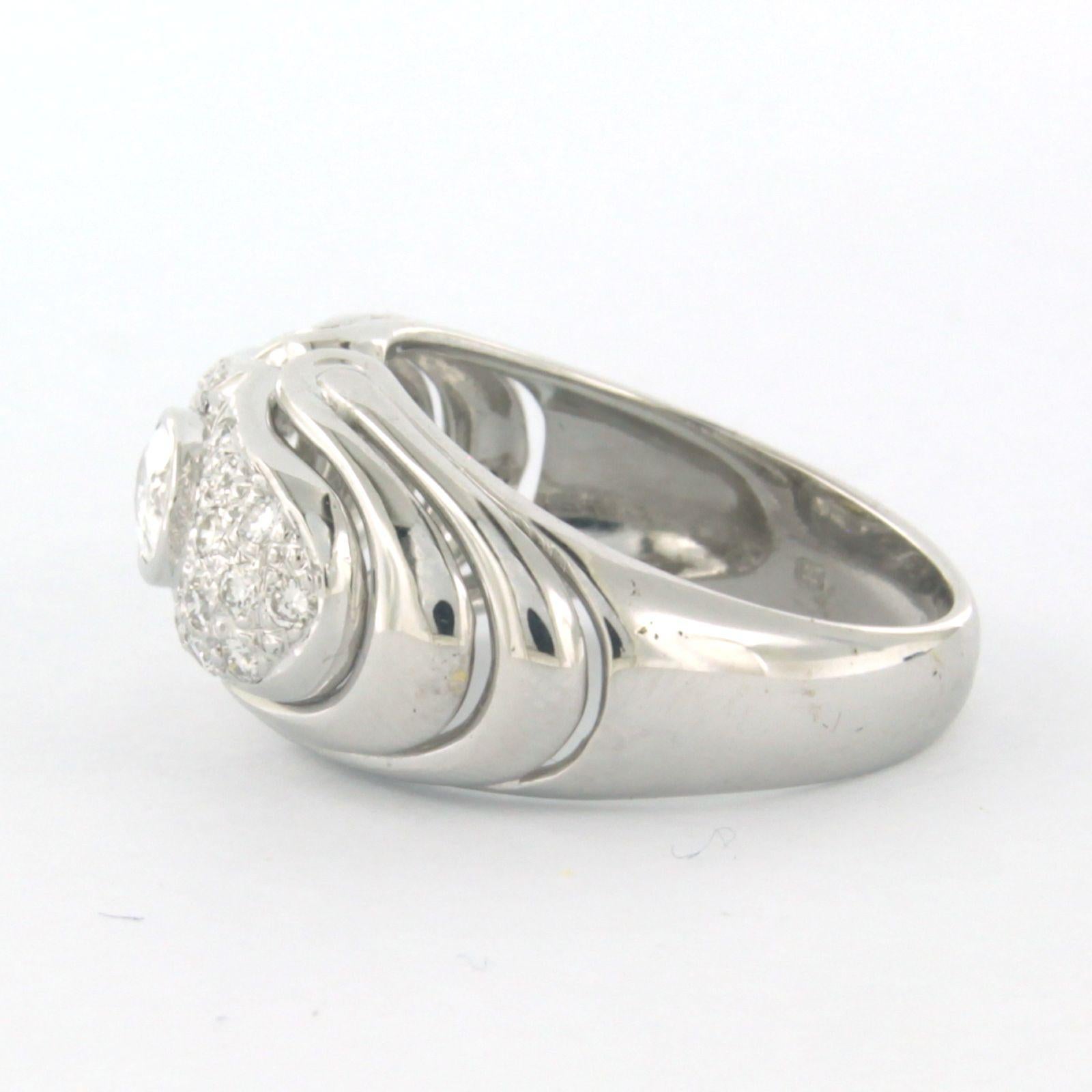 Ring with diamonds 18k white gold In New Condition For Sale In The Hague, ZH