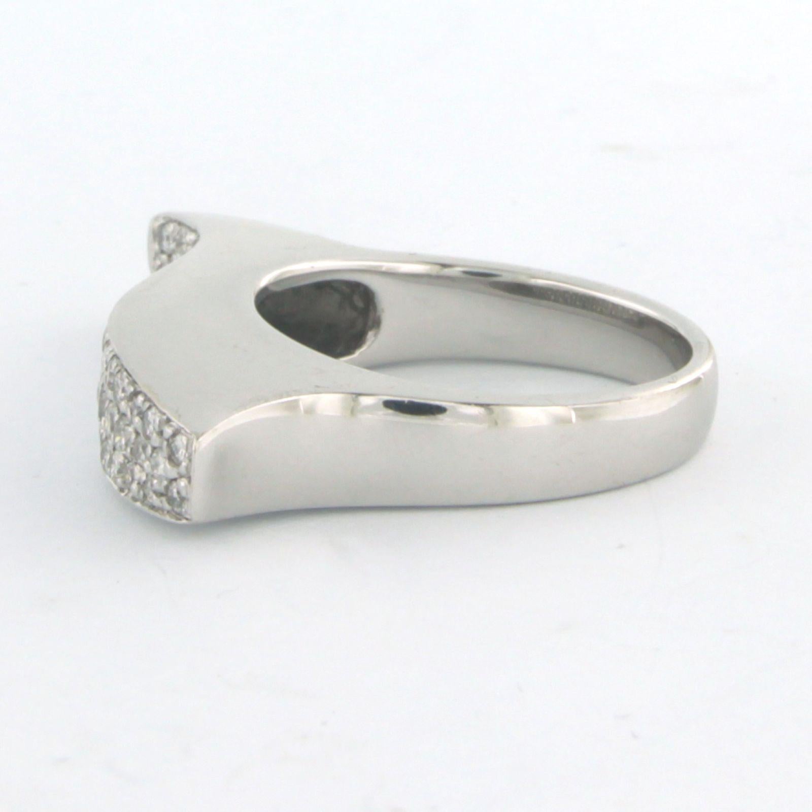 Ring with diamonds 18k white gold In Excellent Condition For Sale In The Hague, ZH