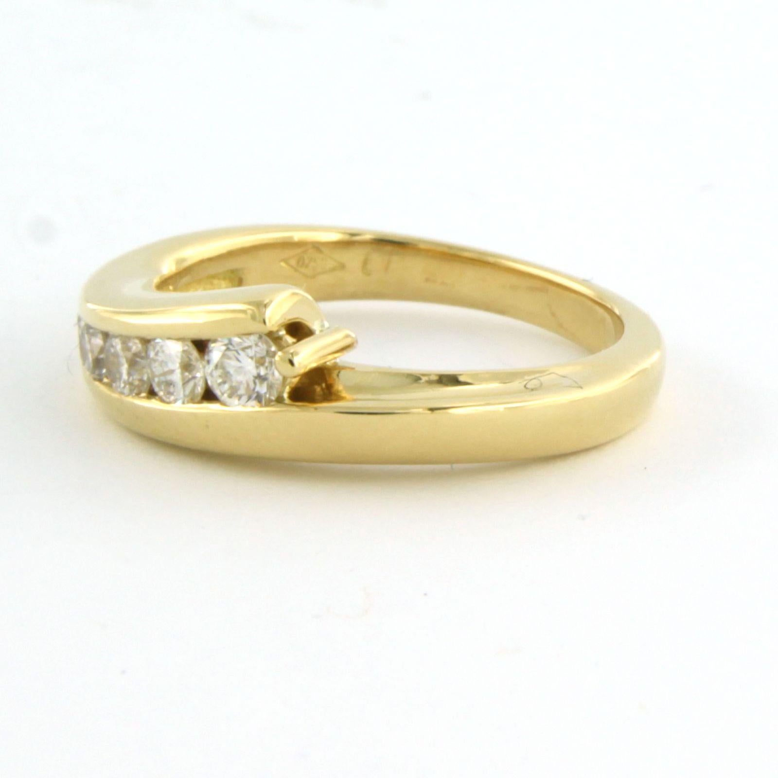 Taille brillant Bague en or jaune 18 carats avec diamants en vente