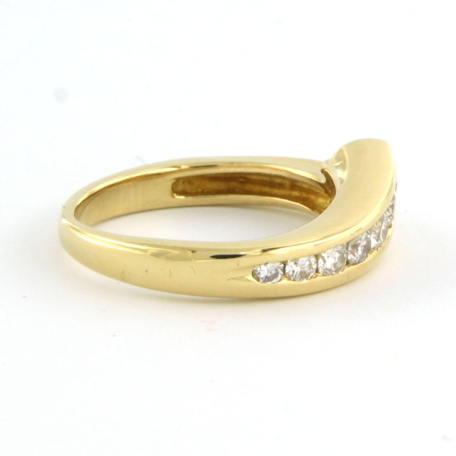 Ring mit Diamanten aus 18 Karat Gelbgold im Angebot 1
