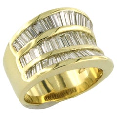 Ring mit Diamanten aus 18 Karat Gelbgold