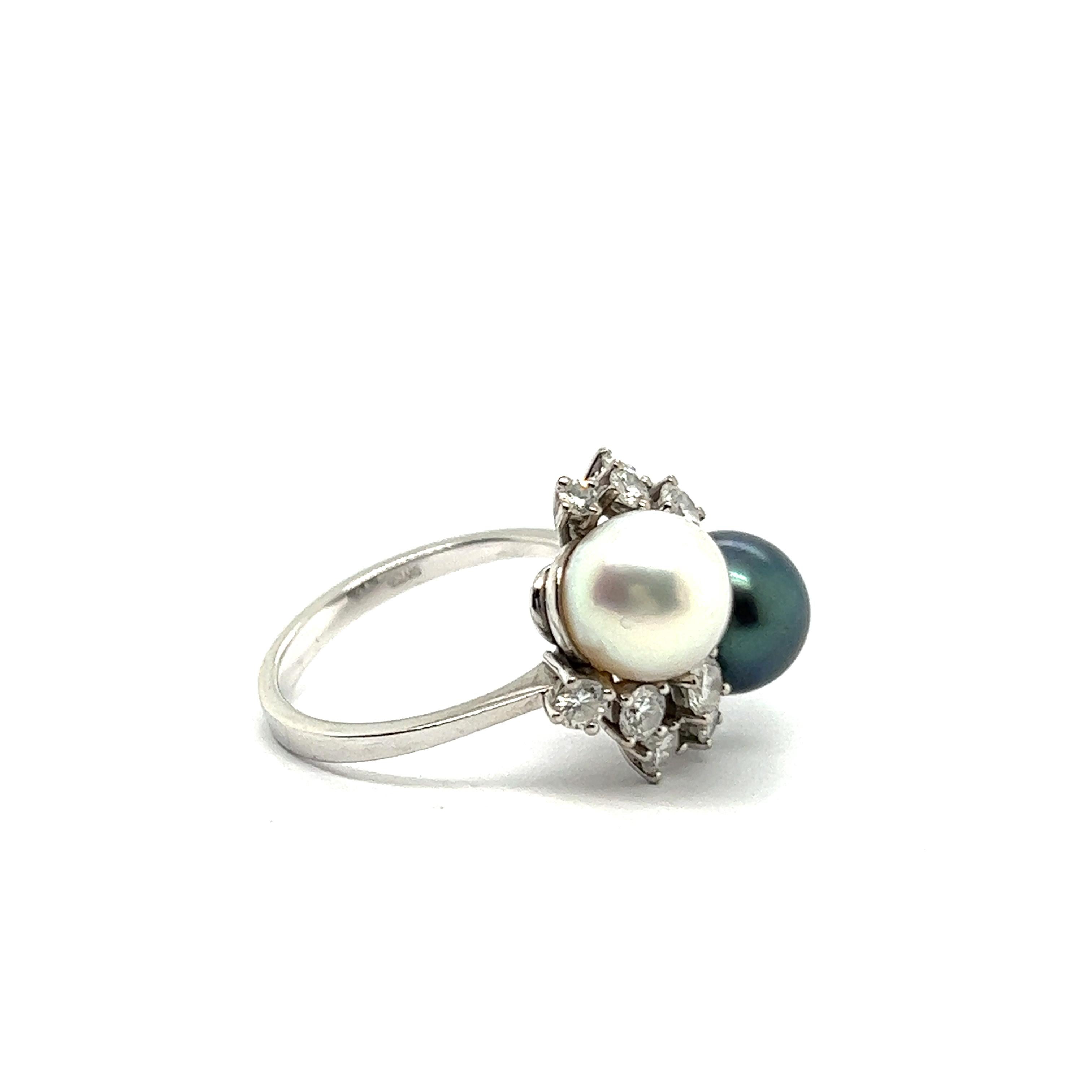 Ring with Diamonds, Akoya & Tahitian Pearls in 18 Karat White Gold by Gübelin For Sale 4