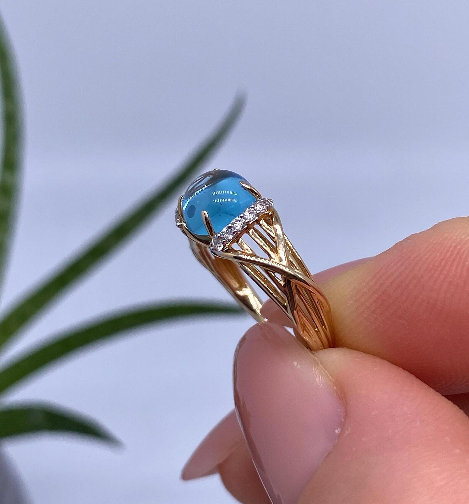 Women's Ring with Diamonds and Topaz natural gemstone, 14 Karat Yellow gold, Size 4US For Sale