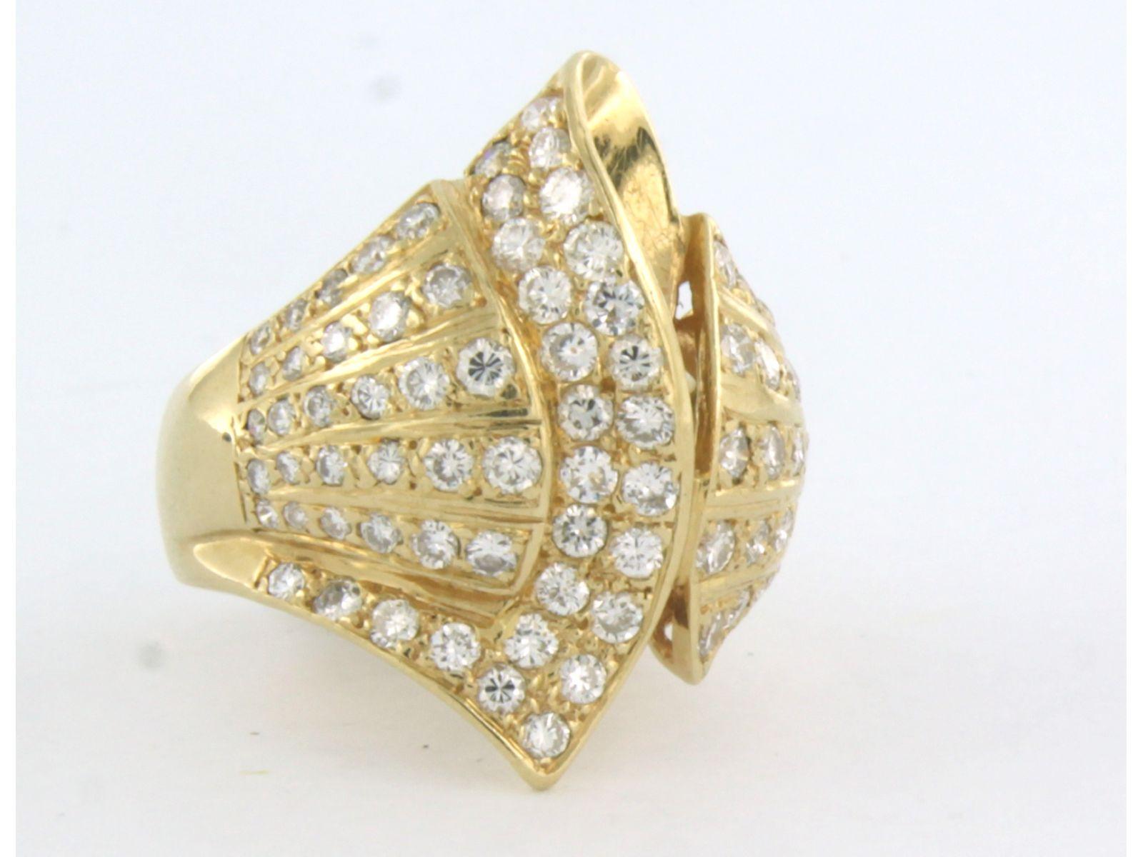 Modern Ring with diamonds in total 1.80ct 18k yellow gold For Sale