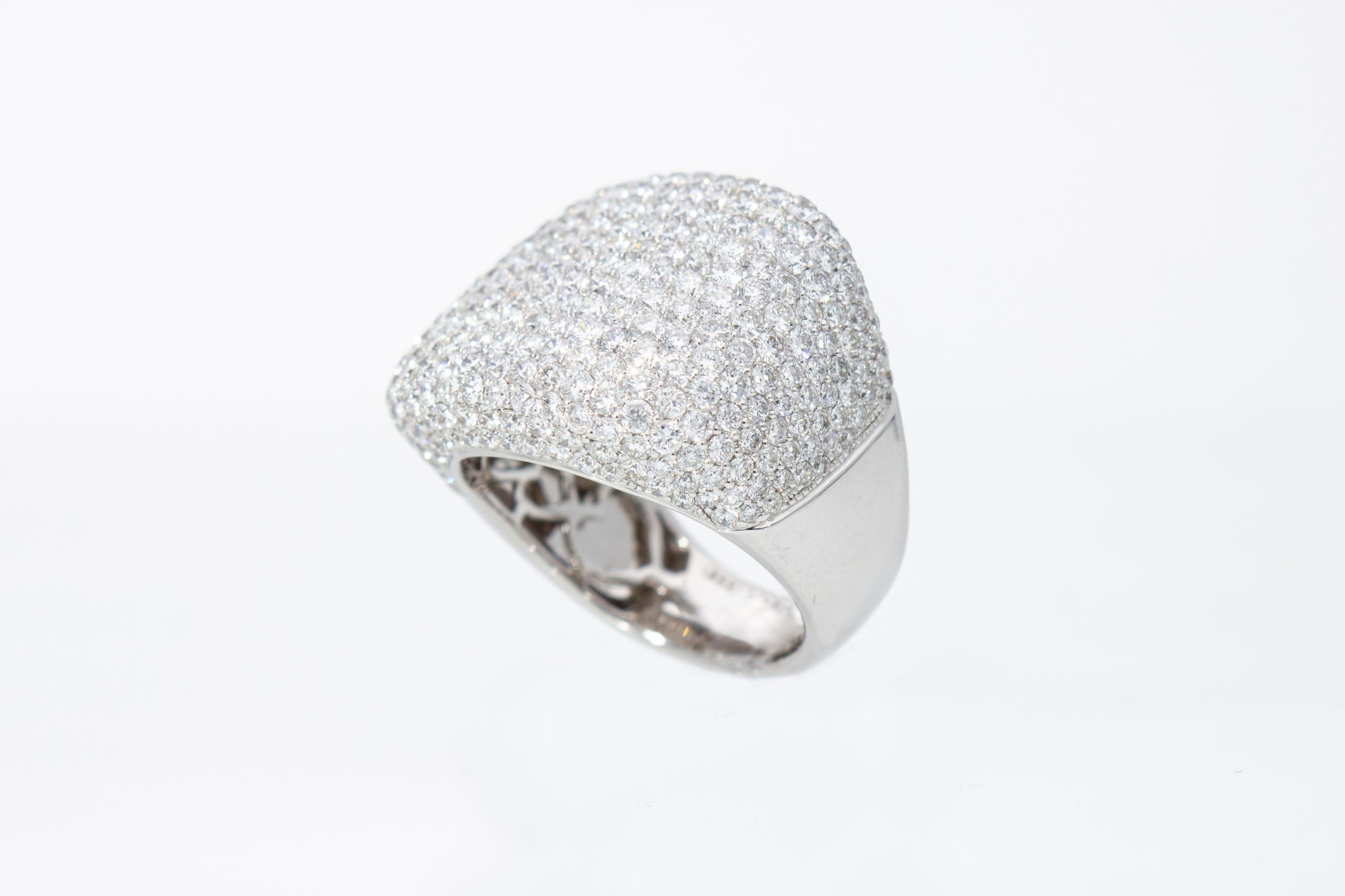 Ring with ct 5.33 diamond pave. Made in Italy 18 Kt For Sale 4