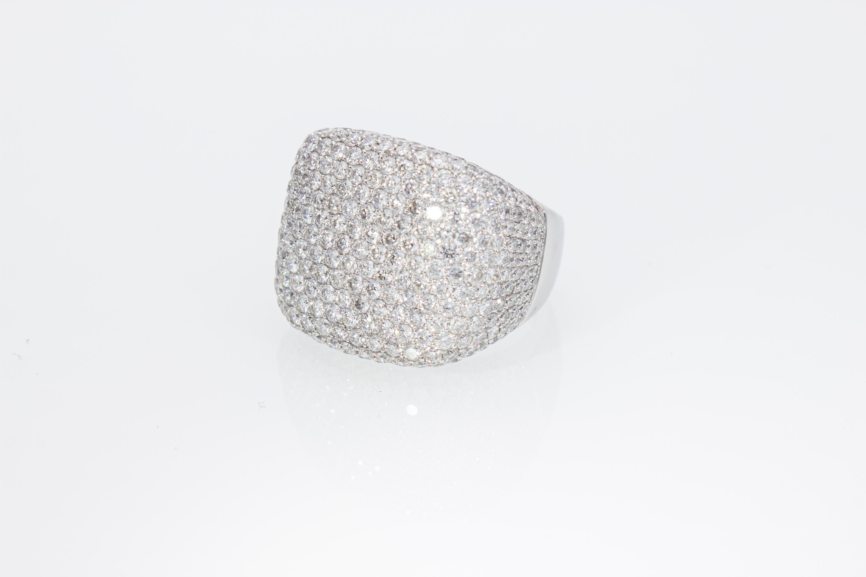 Ring with ct 5.33 diamond pave. Made in Italy 18 Kt For Sale 6