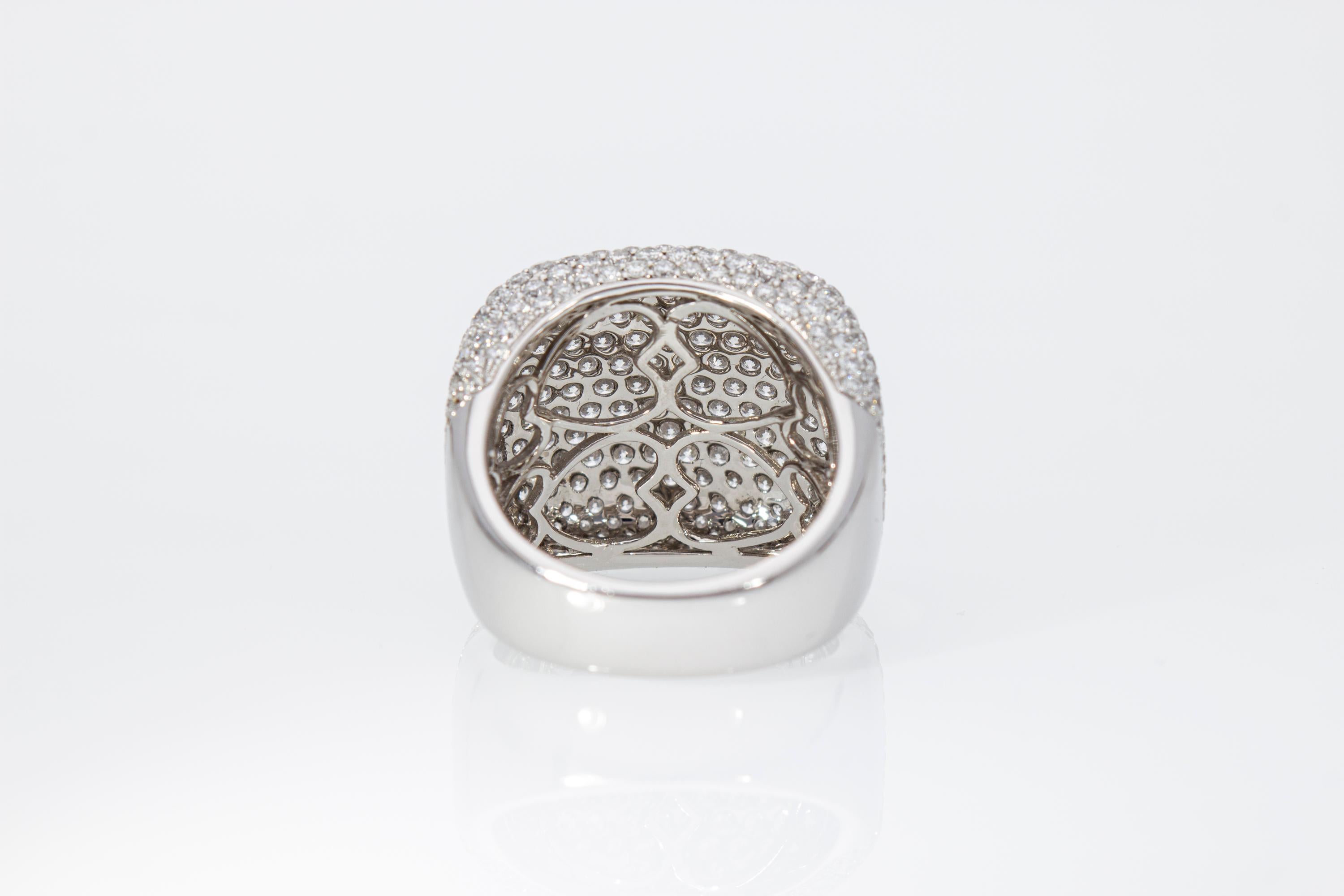 Ring with ct 5.33 diamond pave. Made in Italy 18 Kt For Sale 11