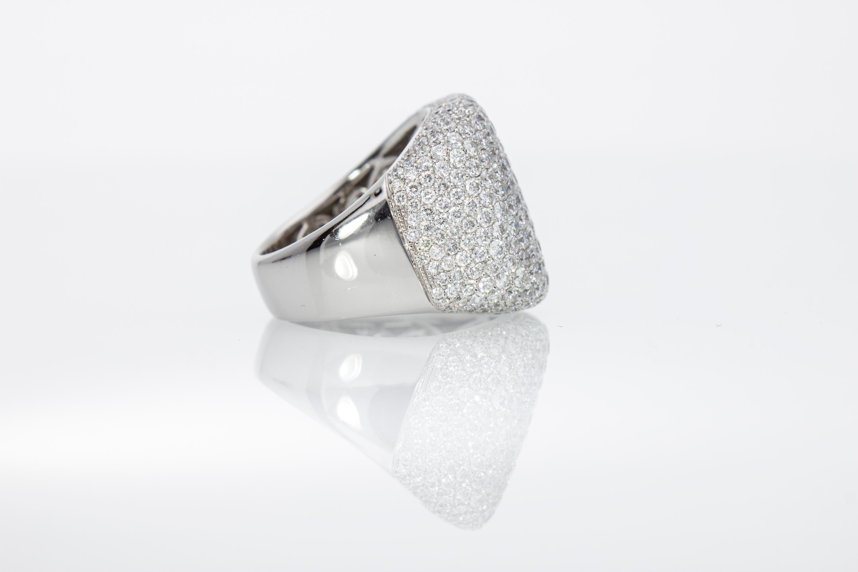 Modern Ring with ct 5.33 diamond pave. Made in Italy 18 Kt For Sale