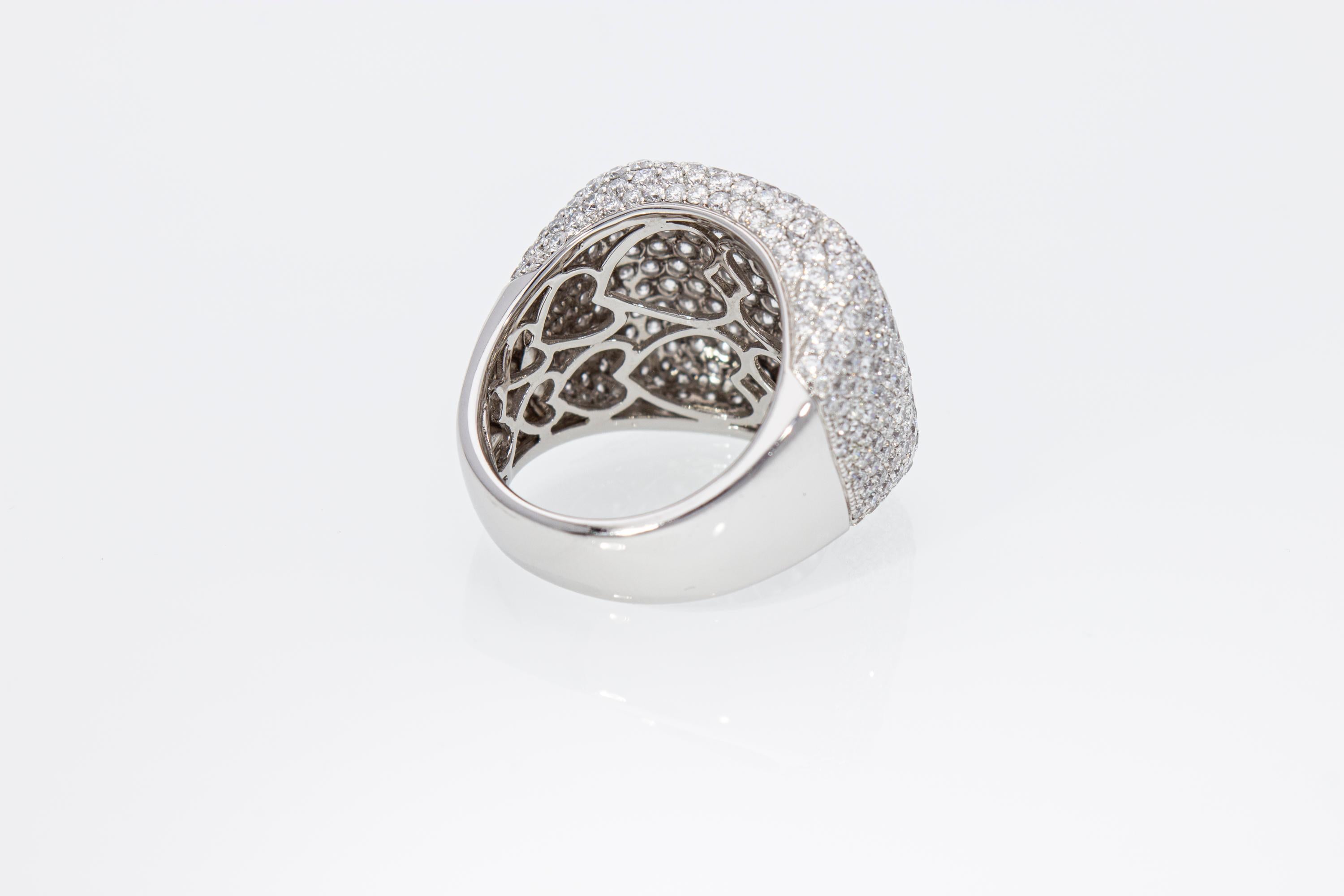 Ring with ct 5.33 diamond pave. Made in Italy 18 Kt In New Condition For Sale In Rome, IT