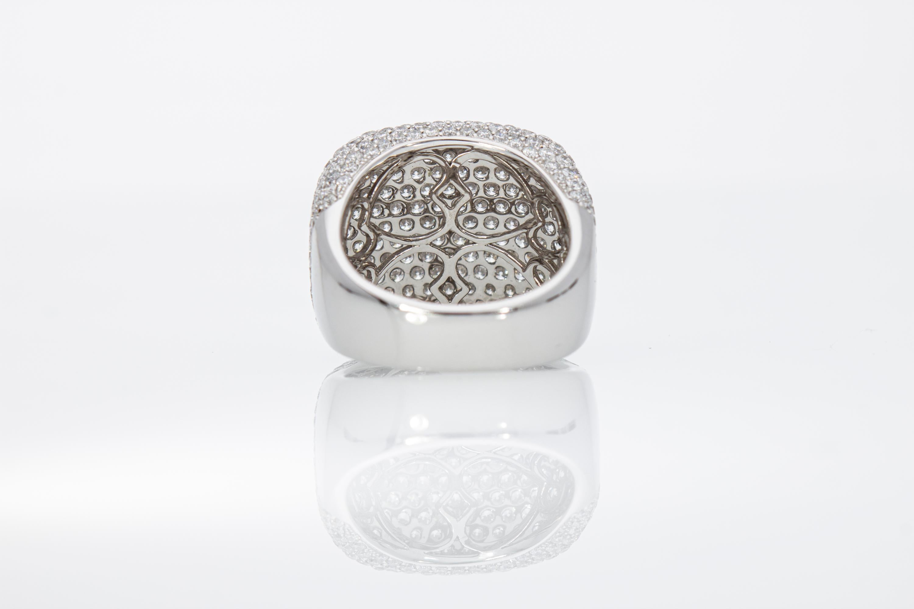 Women's Ring with ct 5.33 diamond pave. Made in Italy 18 Kt For Sale