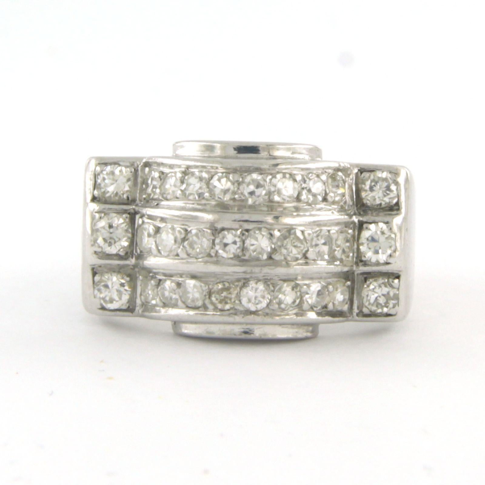 Platinring, besetzt mit Diamanten im Einzelschliff. 0,80ct - F/G - VS/SI - Ringgröße U.S. 5 - 15.75(49)

detaillierte Beschreibung:

Die Oberseite des Rings ist 1,0 cm breit und 5,2 mm hoch.

Ringgröße US 5 - 15.75(49), Ringe können zum