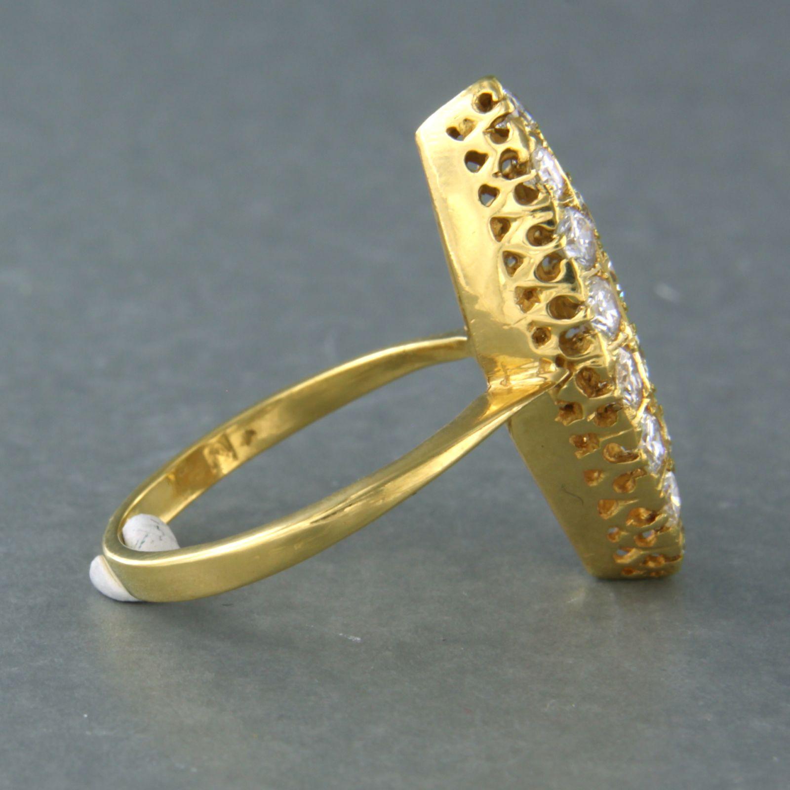 Ring mit Diamanten bis zu 1,35 Karat - 20 Karat Gold im Zustand „Hervorragend“ im Angebot in The Hague, ZH