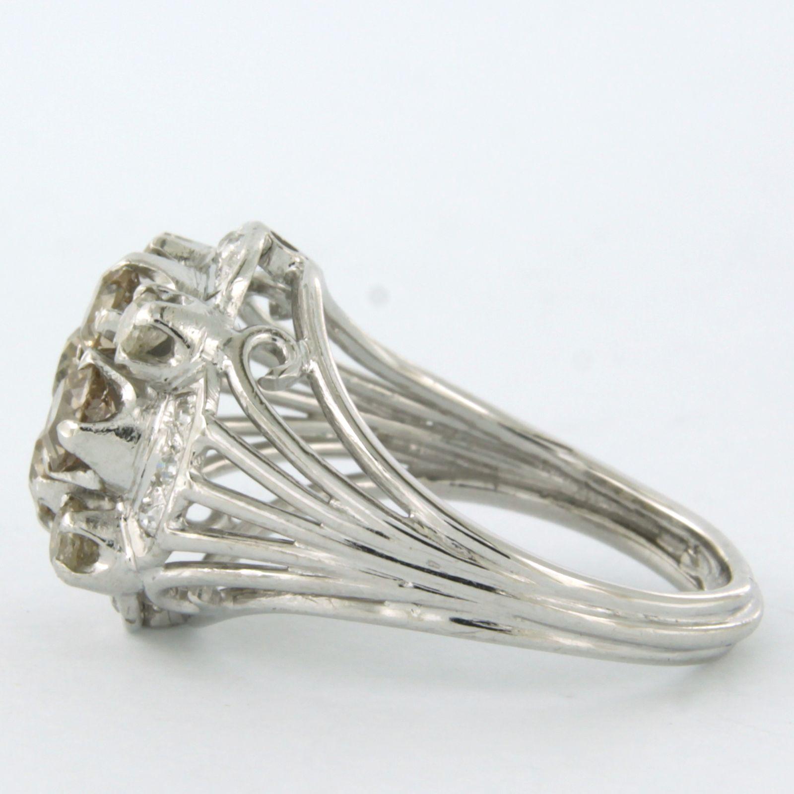 Ring with diamonds up to 2.40ct 18k white gold In Excellent Condition For Sale In The Hague, ZH