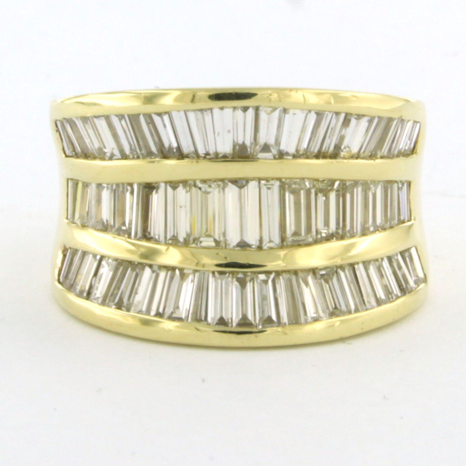 18k yellow gold ring with baguette/taper shape cut diamond up to . 4.00ct – F/G – VS/SI – ring size U.S. 8.5 – EU. 18.5(58)

Detailed description

the top of the ring is 1.5 cm wide and 4.5 mm high

Ring size US 8.5 – EU. 18.5(58), ring can be