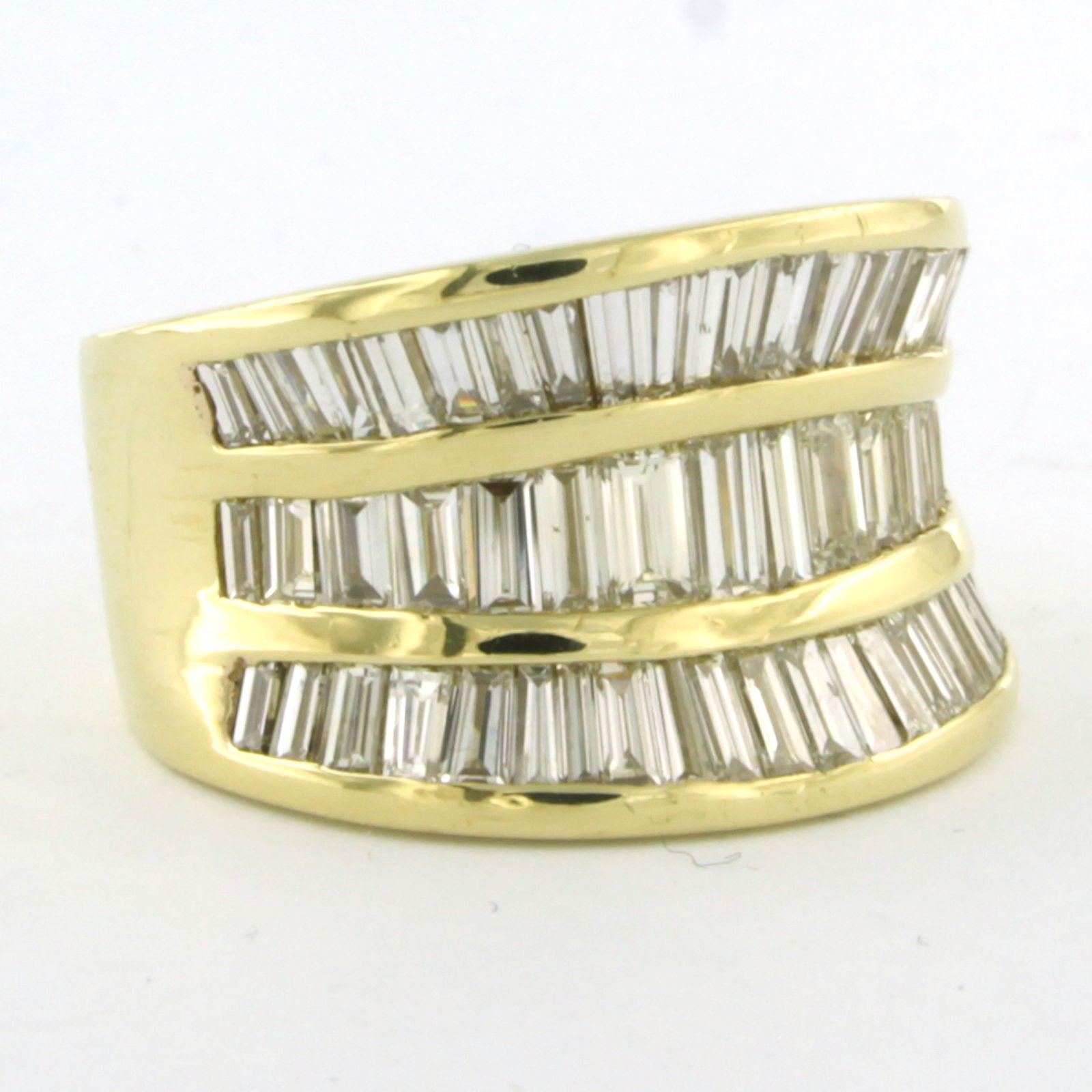 Modern Ring with diamonds up to 4.00ct - 16.7 gram - 18k yellow gold For Sale