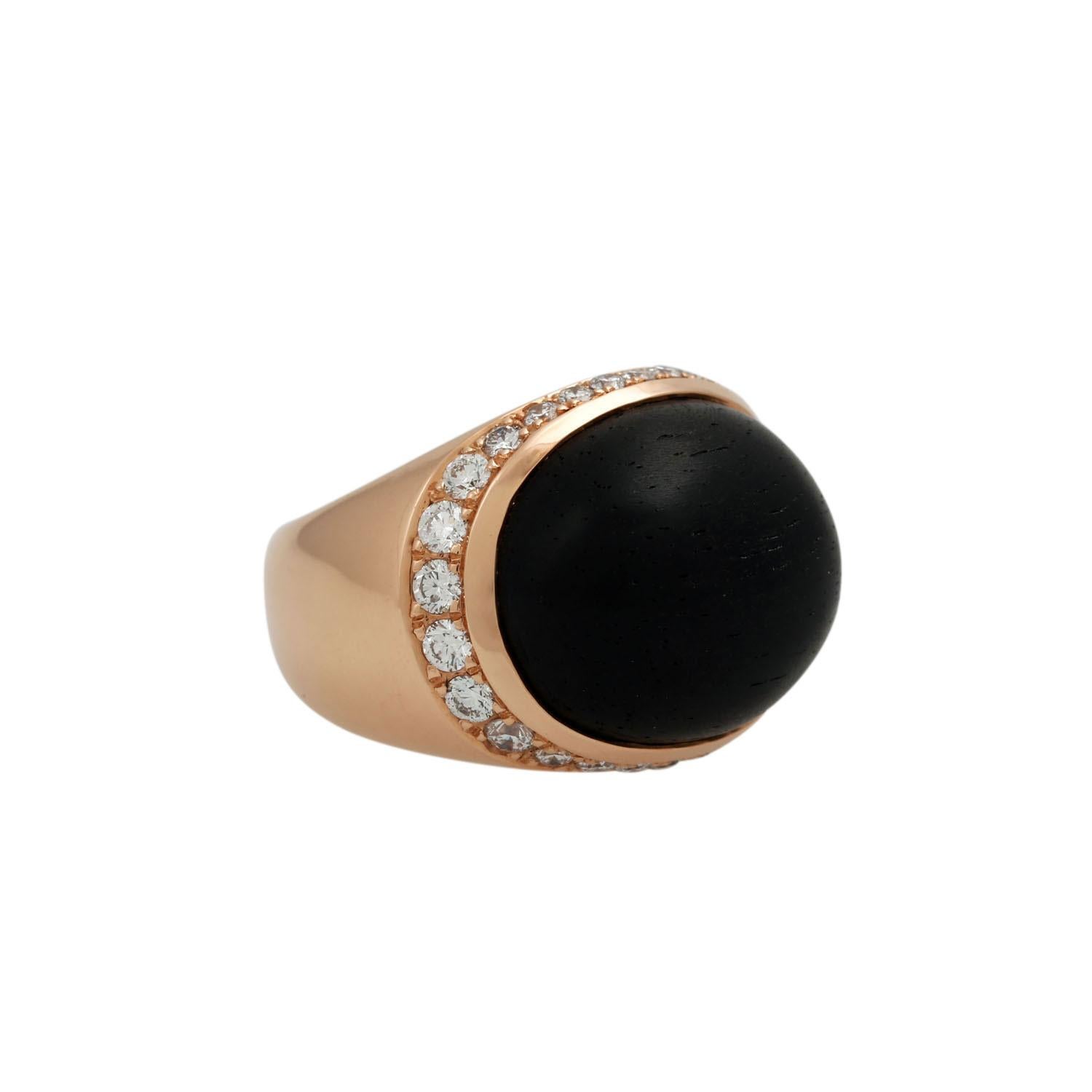 Approx. 1.6 x 2.0 cm, 28 brilliant-cut diamonds total approx. 1.2 ct W/P hallmark, 18K rose gold, RW: 56.



