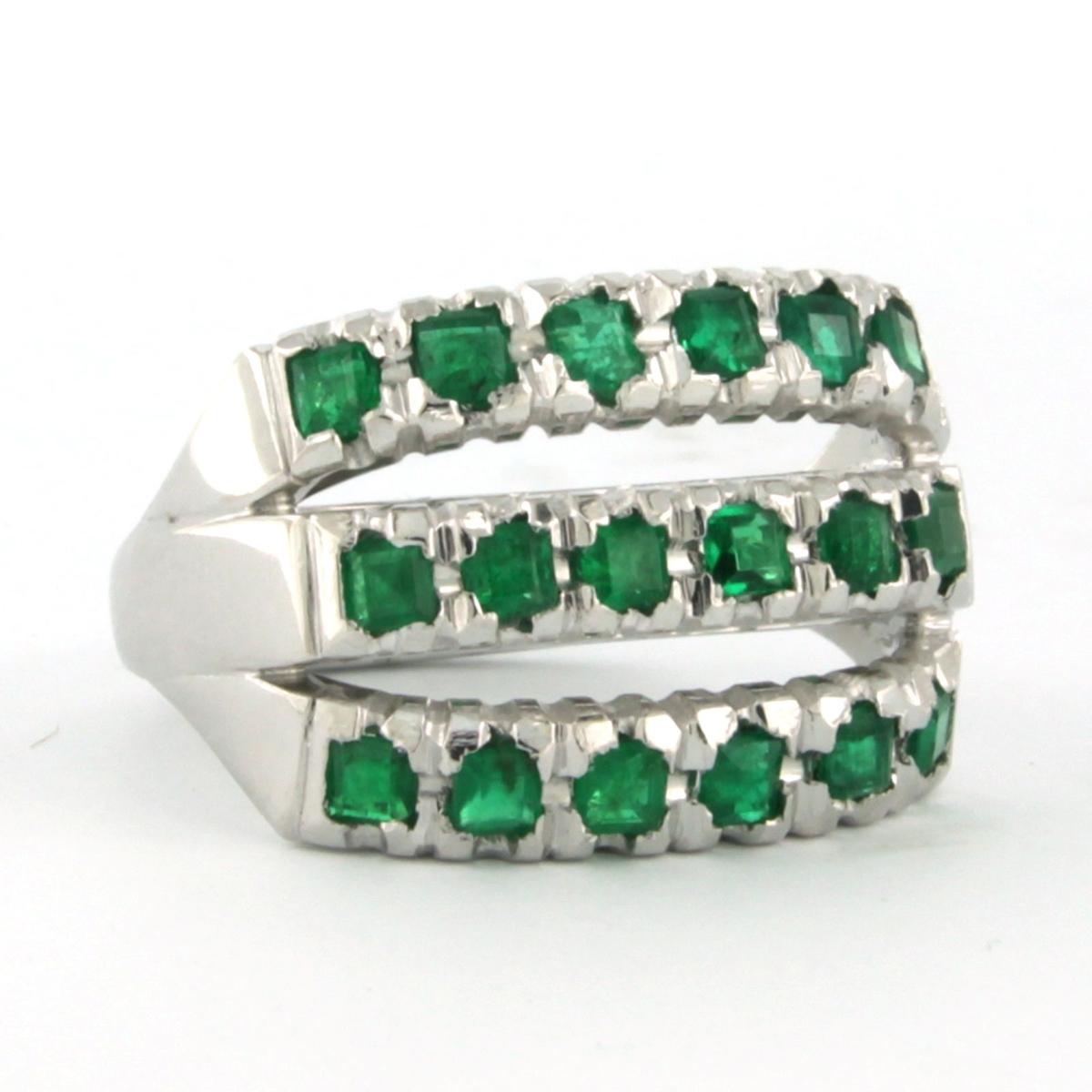 Retro Ring with emerald 18k white gold For Sale