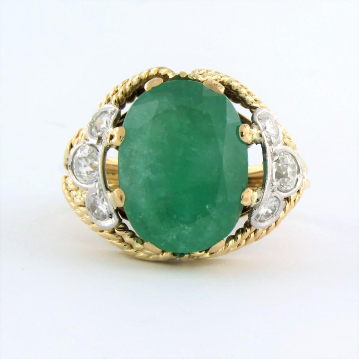 14k yellow gold and platinum ring set with emerald up to 8.11ct and old mine cut diamond up to 0.74ct - I-J - SI/P - ring size US 9.25 - EU 19.25 (60)

the top of the ring is 1.8 cm wide, and 8.3 mm high

Ring size US 9.25 - EU 19.25 (60), ring can