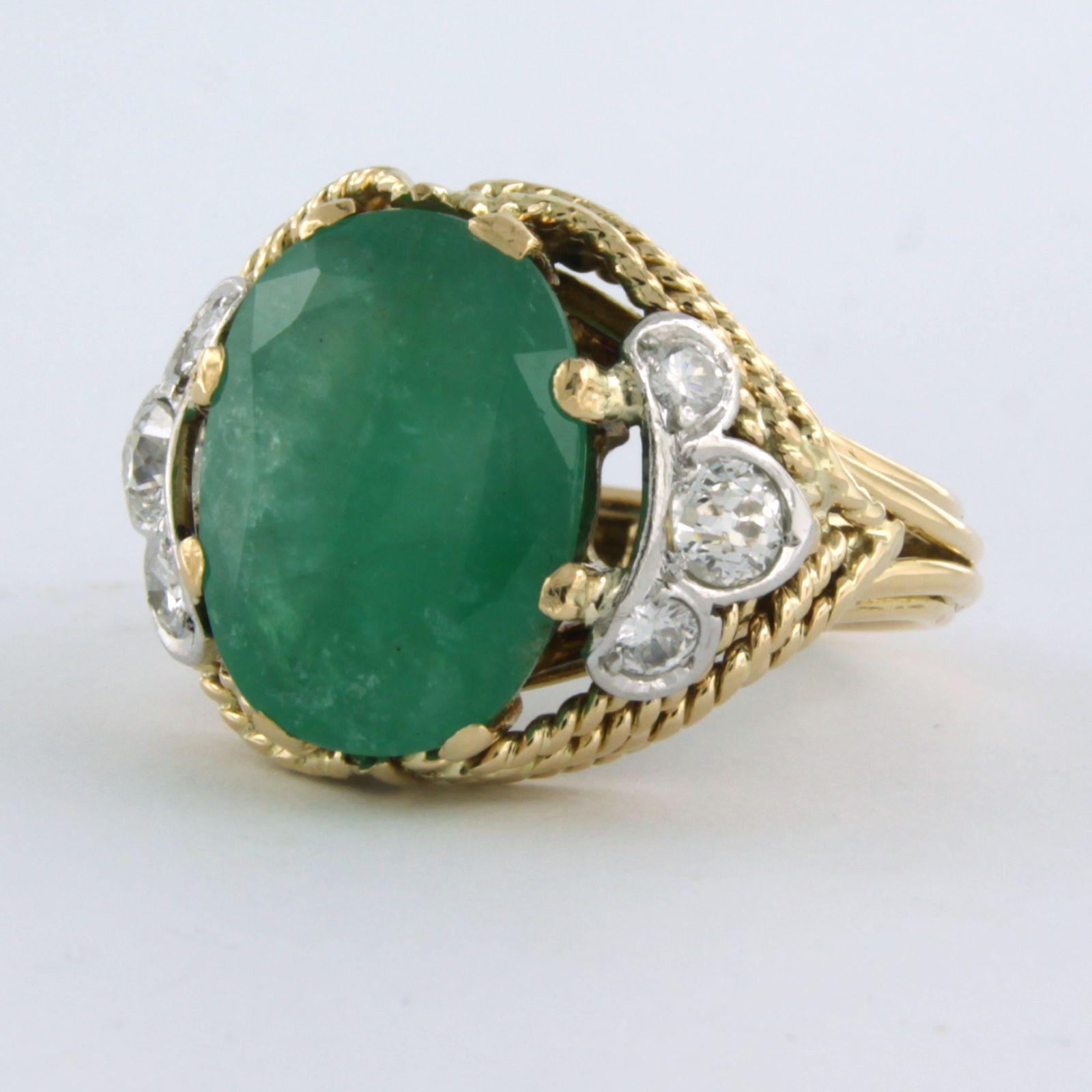 Old Mine Cut Ring with emerald 8.11ct and old mine cut diamonds 0.74ct 14k gold and platinum For Sale
