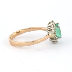 Bague avec émeraude et diamants taille brillant jusqu'à 0,24 ct, en or 18 carats, 3,4 grammes