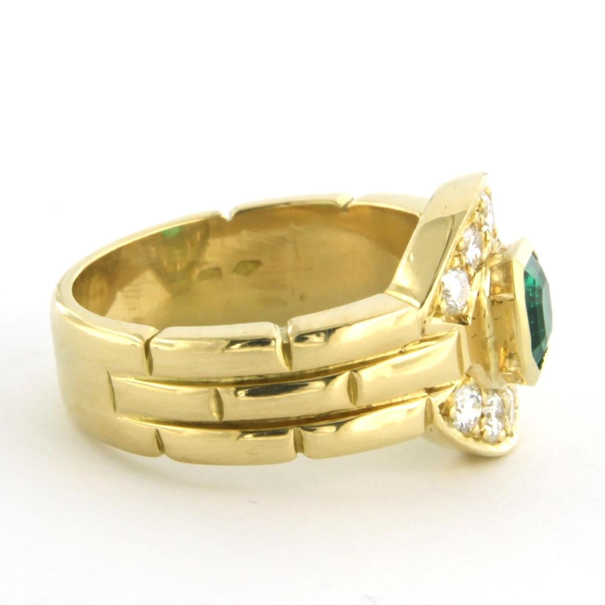 Modern Ring with emerald and brilliant cut diamonds up to 0.50ct 18k yellow gold For Sale