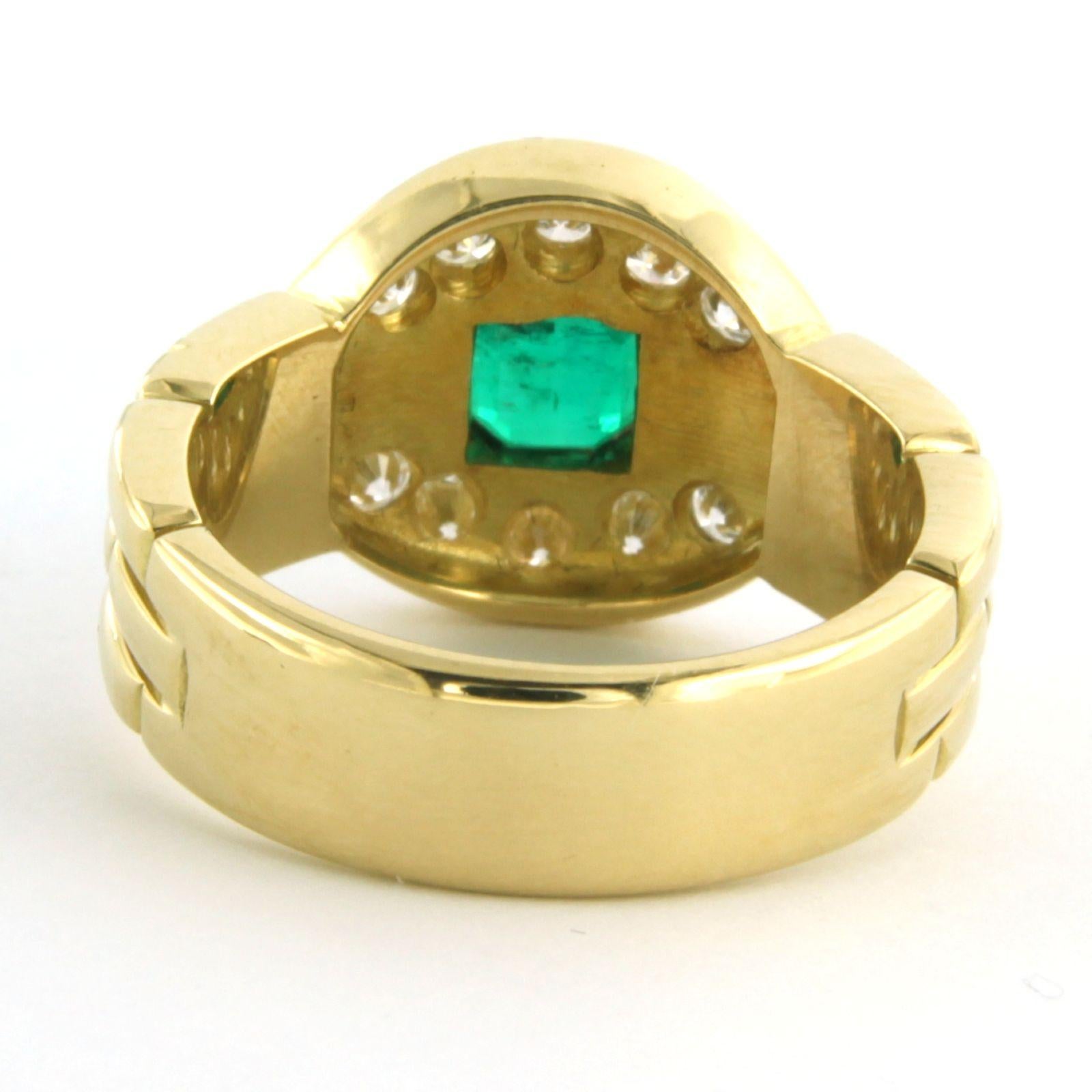 Ring with emerald and brilliant cut diamonds up to 0.50ct 18k yellow gold In Excellent Condition For Sale In The Hague, ZH