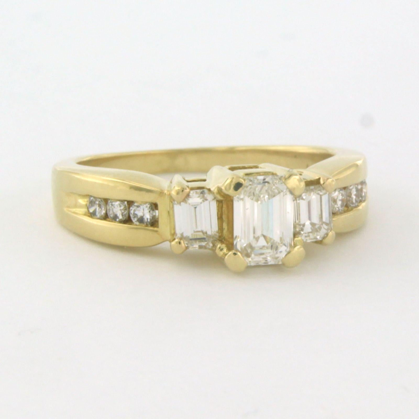 Modern Ring with emerald and brilliant cut diamonds up to 1.10ct 14k yellow gold  For Sale