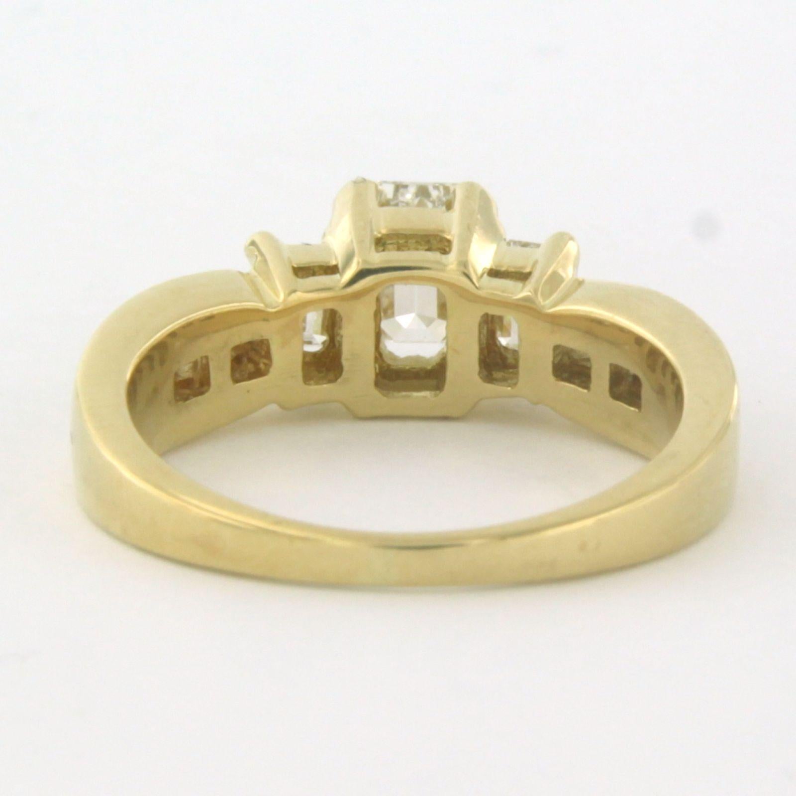 Ring mit Smaragd und Diamanten im Brillantschliff bis zu 1,10ct 14k Gelbgold  Damen im Angebot