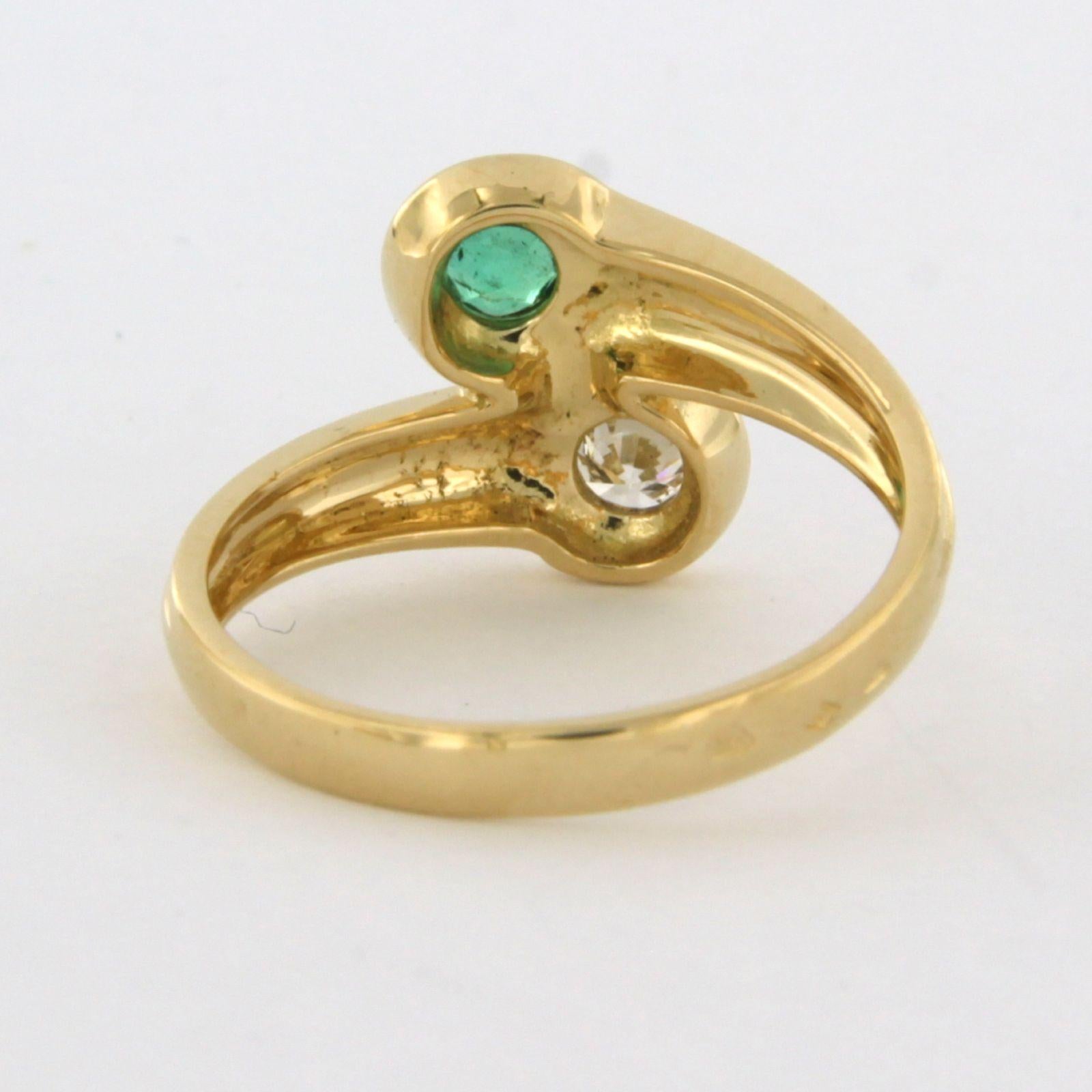 Women's Ring with emerald and diamond 18k yellow gold