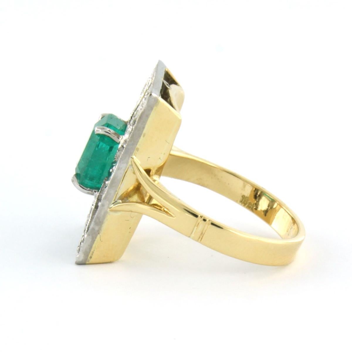 Women's Ring with emerald and diamonds 18k bicolour gold  For Sale
