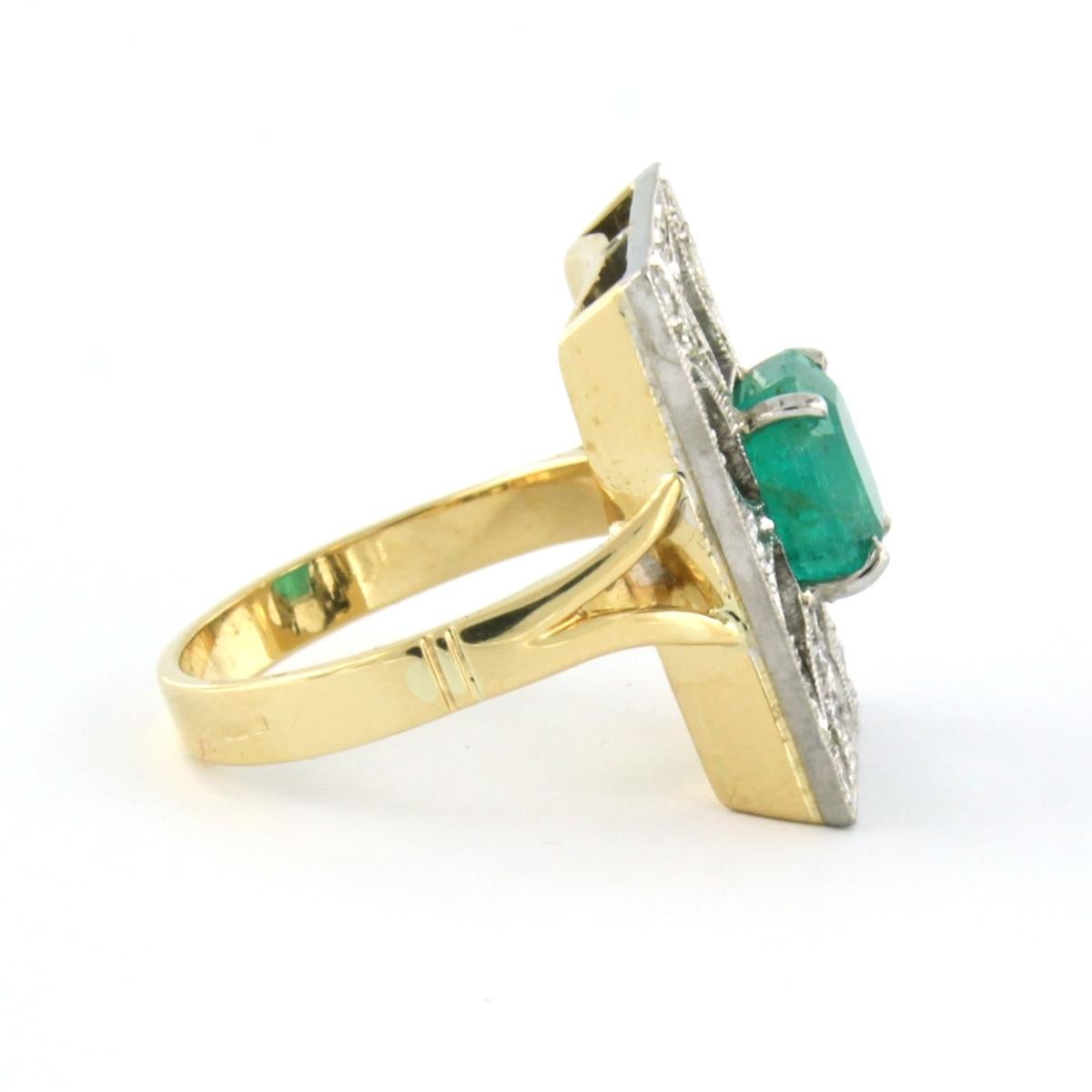Ring with emerald and diamonds 18k bicolour gold  For Sale 1