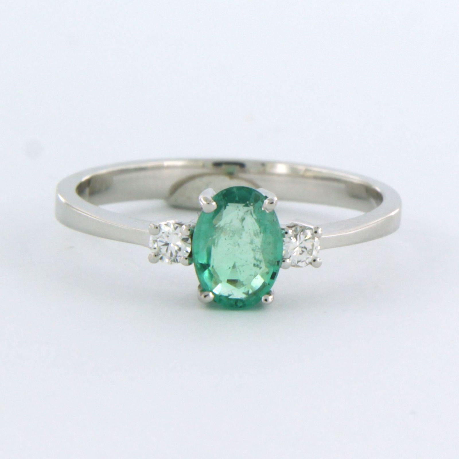 18k white gold ring set with emerald 0.70 ct and brilliant cut diamond up to. 0.10ct - F/G - VS/SI - ring size U.S. 7.25 - EU. 17.5(55)

detailed description:

the top of the ring is 7.5 mm wide

weight 2.4 grams

ring size US 7.25 - EU. 17.5(55),