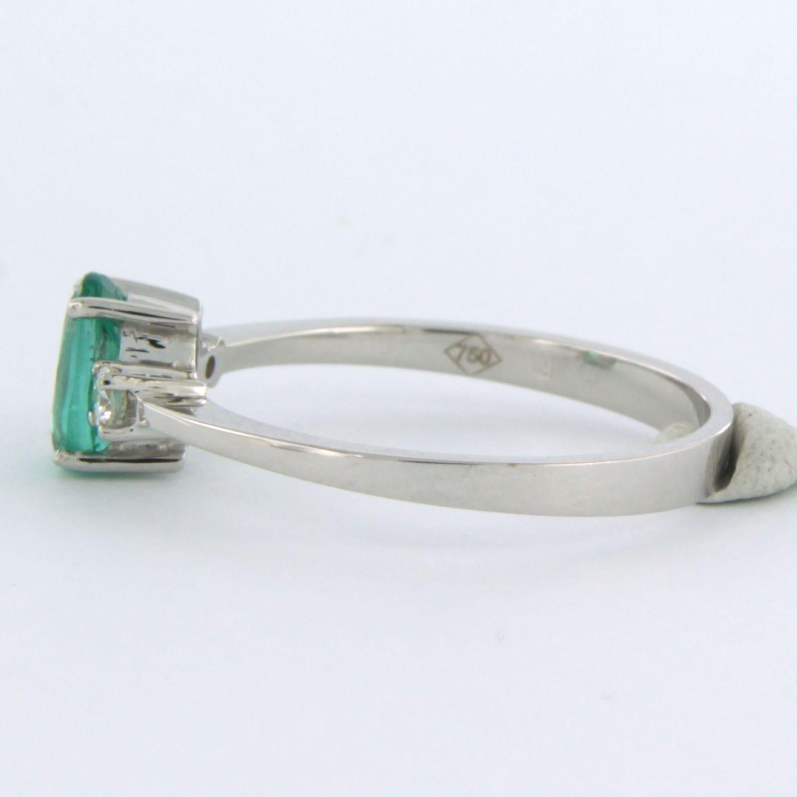 Women's Ring with emerald and diamonds 18k white gold For Sale