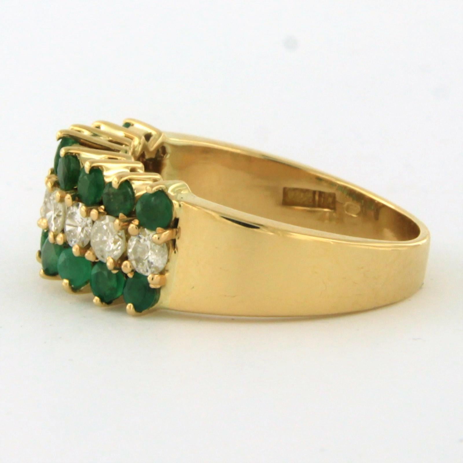 Ring with emerald and diamonds 18k yellow gold In Good Condition For Sale In The Hague, ZH