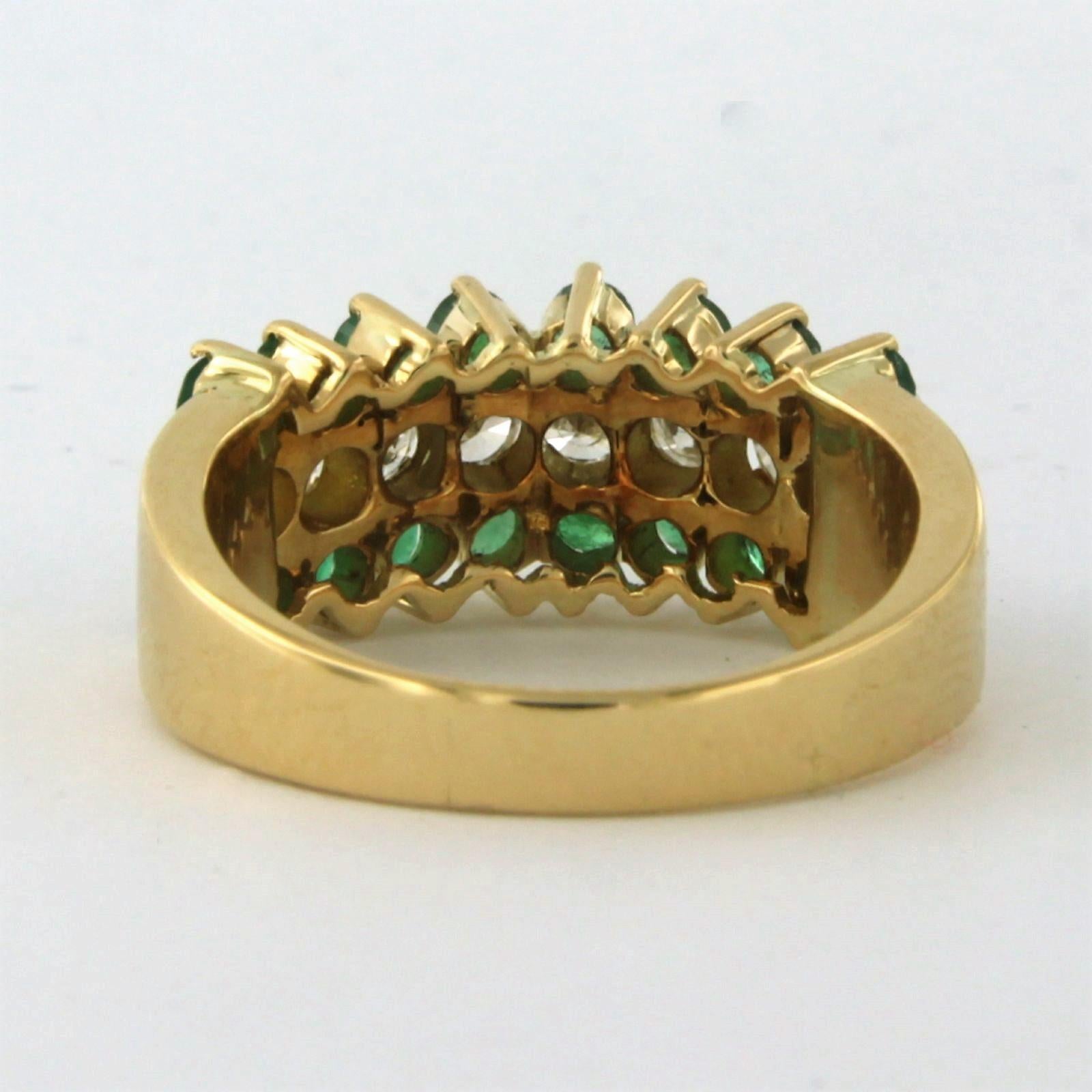 Women's or Men's Ring with emerald and diamonds 18k yellow gold For Sale
