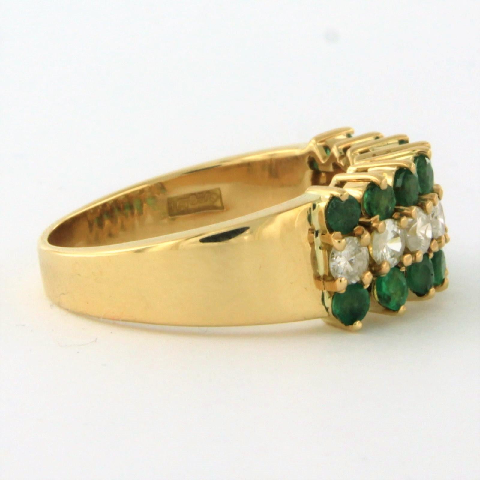 Ring with emerald and diamonds 18k yellow gold For Sale 1
