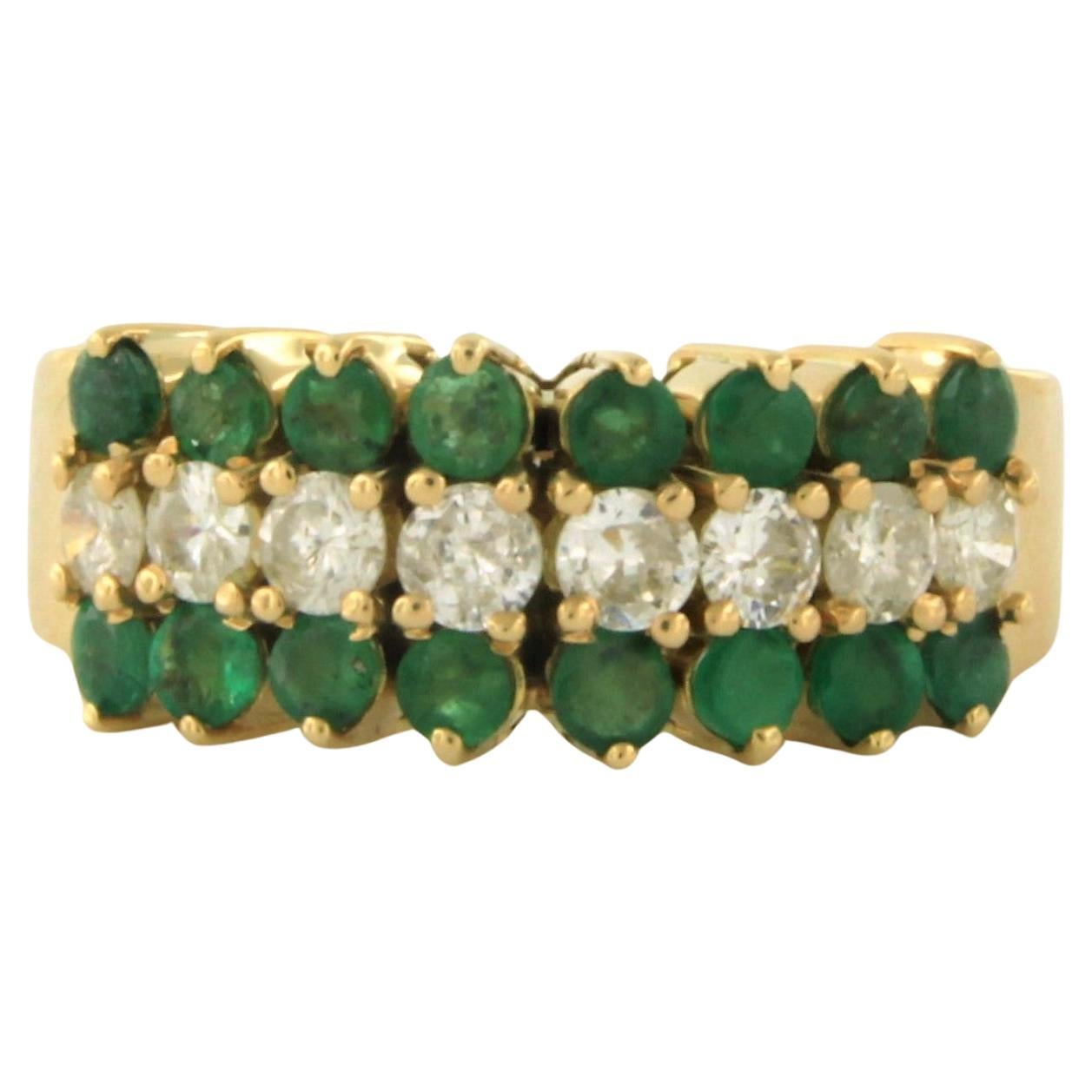 Ring with emerald and diamonds 18k yellow gold For Sale