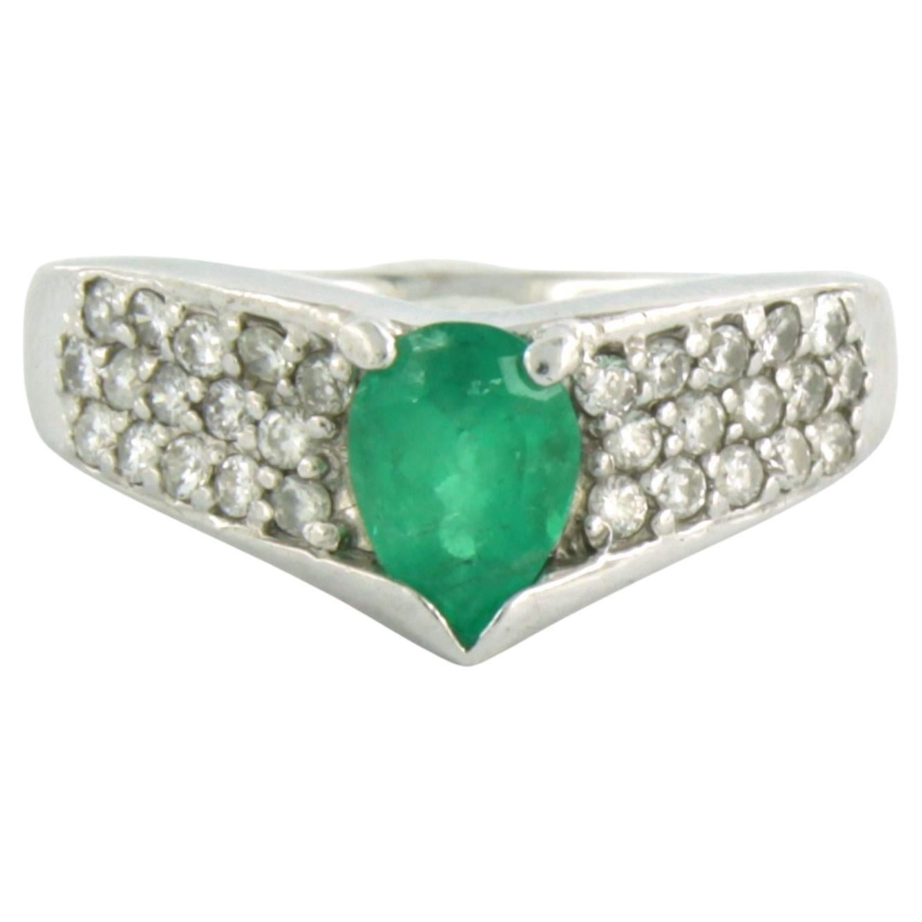 Ring with emerald and diamonds 900 Platinum For Sale