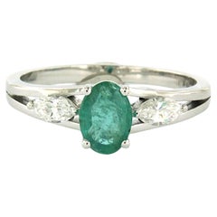 Ring mit Smaragd- und marquiseförmigen Diamanten bis zu 0,32 Karat 18k Weißgold