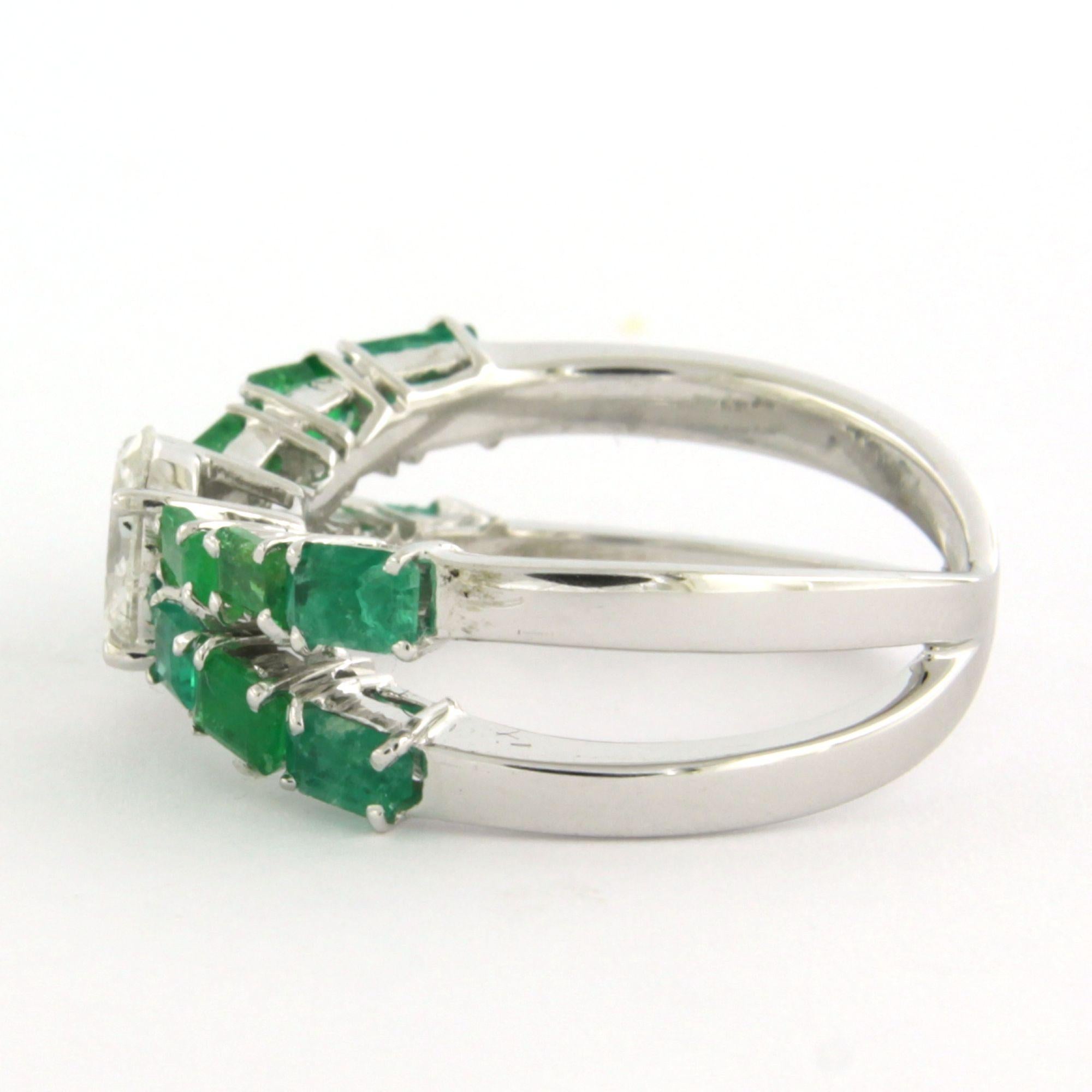 Oval Cut Ring with emerald and oval cut diamond up to 0.50ct 18k gold 5.5 grams For Sale