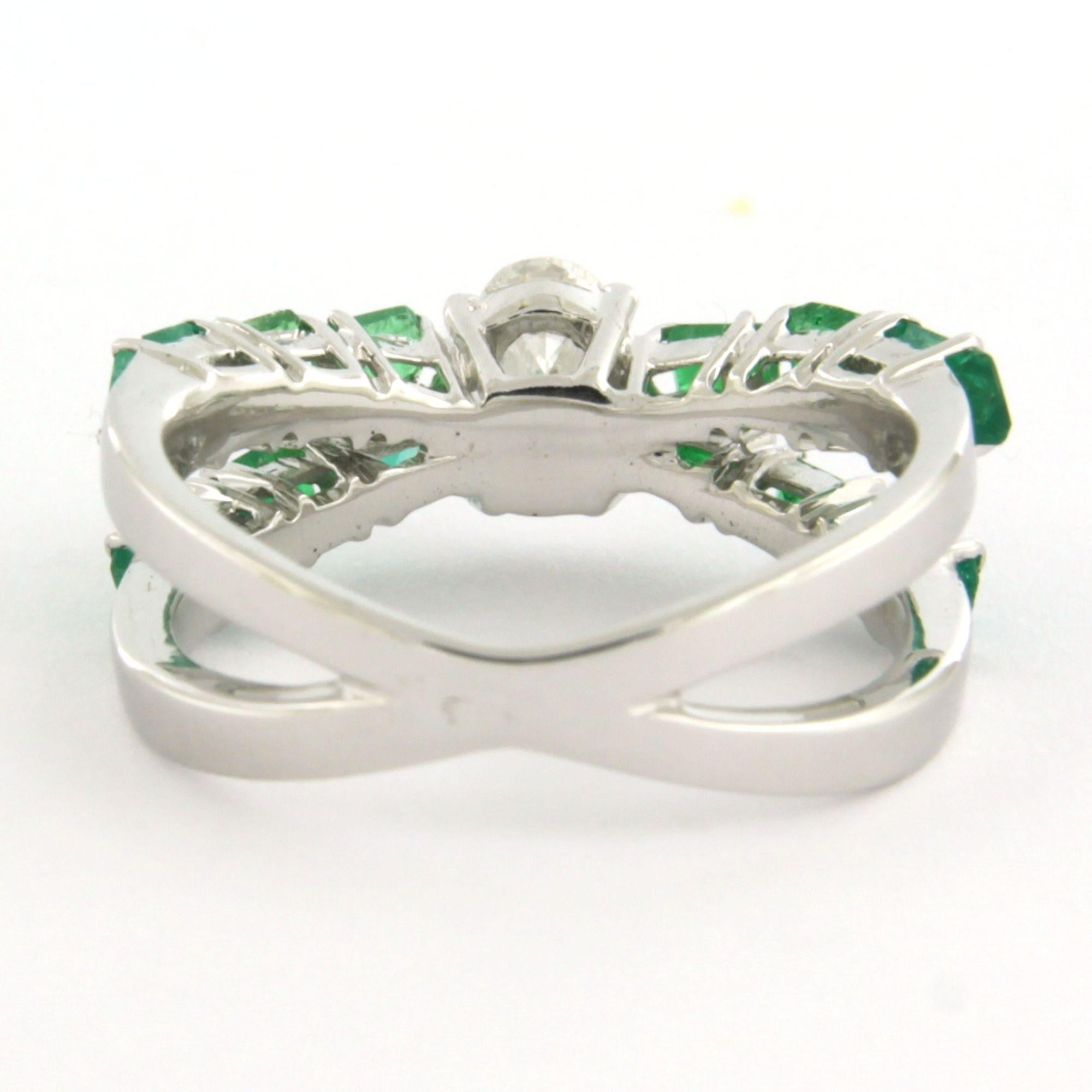 Ring with emerald and oval cut diamond up to 0.50ct 18k gold 5.5 grams In Excellent Condition For Sale In The Hague, ZH