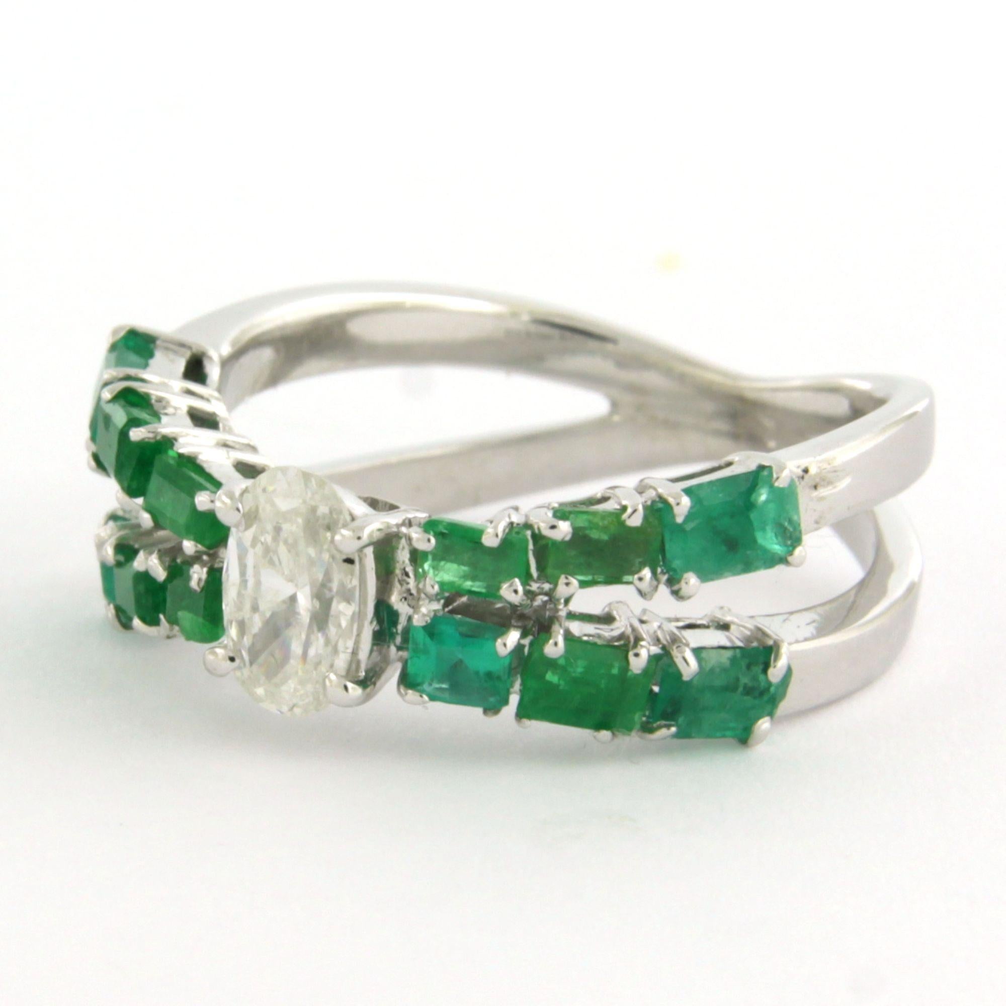 Women's Ring with emerald and oval cut diamond up to 0.50ct 18k gold 5.5 grams For Sale