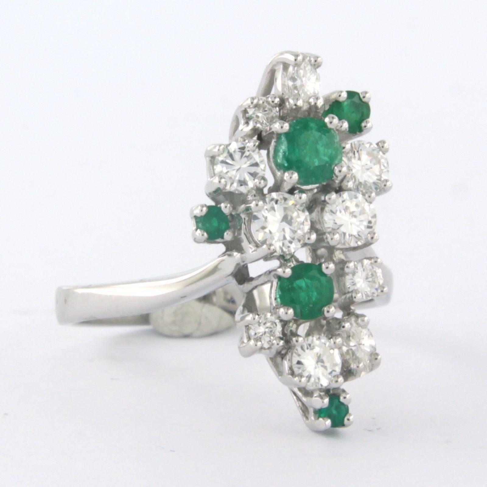 Moderno Ring with emerald, brilliant and marquis cut diamond up to 0.85ct 14k white gold in vendita