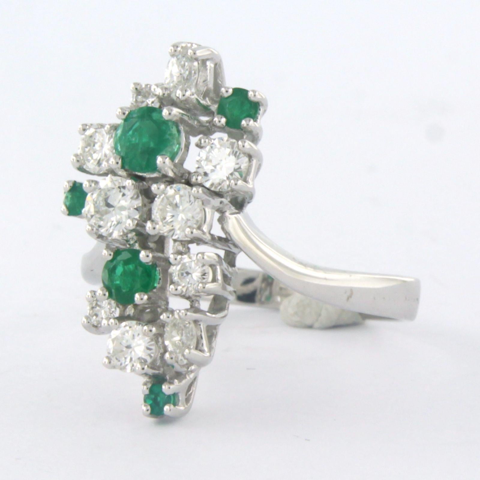 Taglio brillante Ring with emerald, brilliant and marquis cut diamond up to 0.85ct 14k white gold in vendita