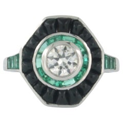 Ring with emerald, onyx and diamond 14k white gold